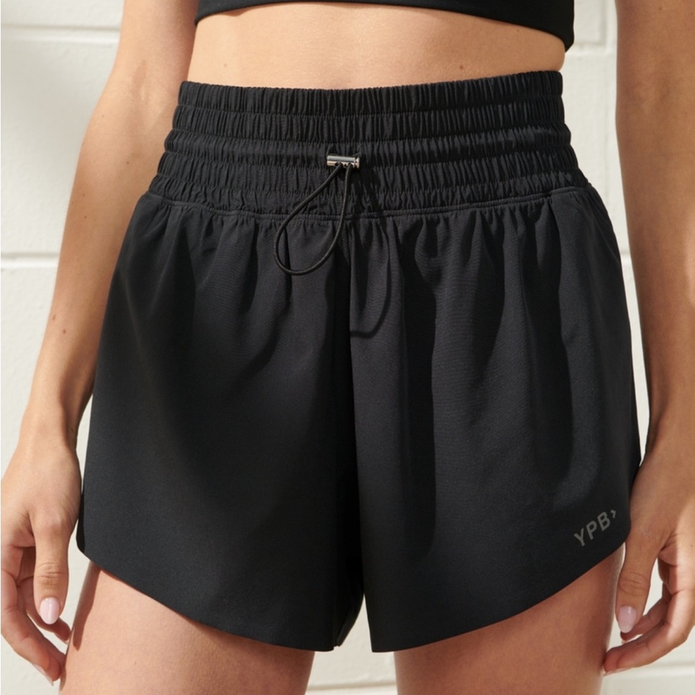 Abercrombie black active shorts